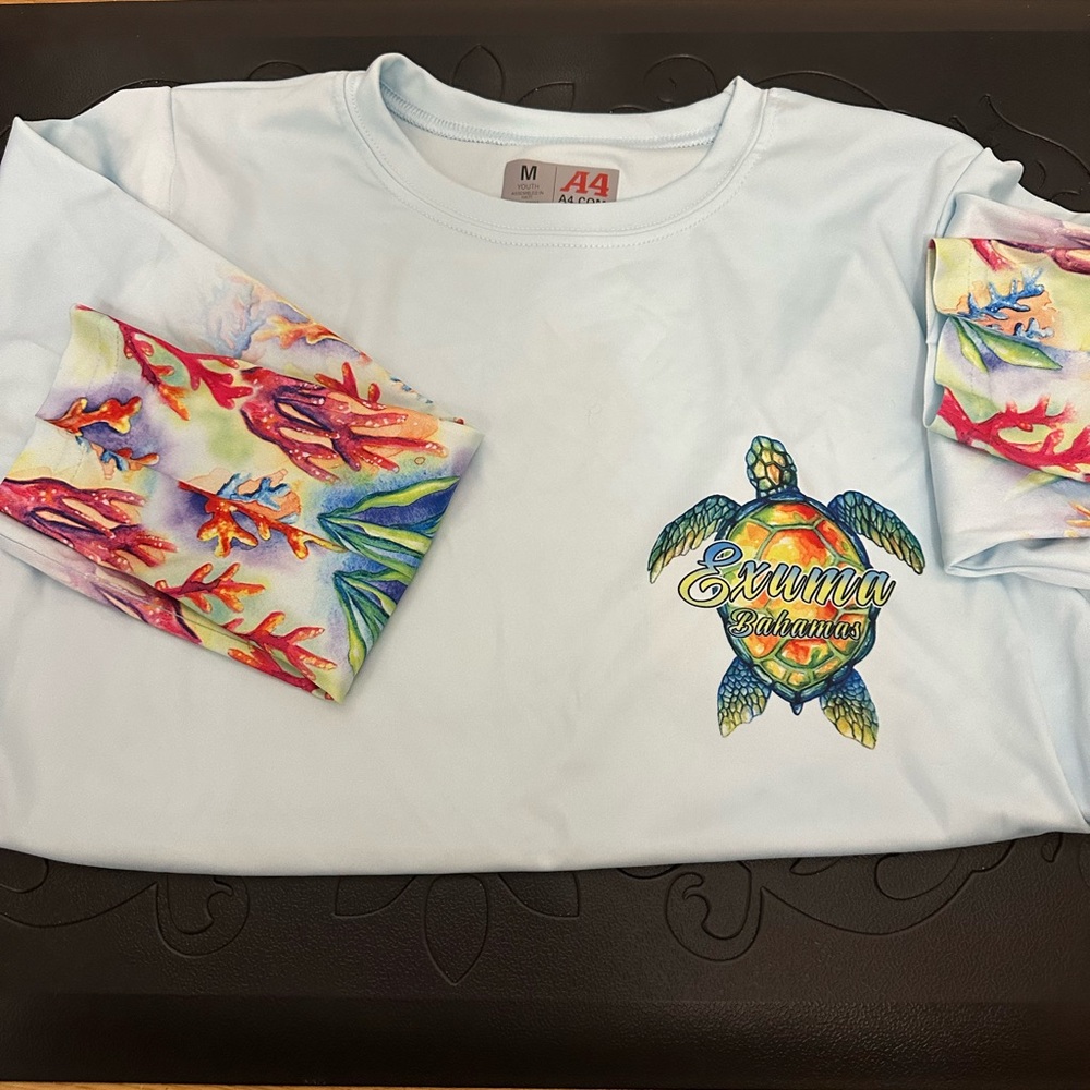 Exuma Bahamas Swim Rashguard Sea Turtle with Colorful Coral Sleeves Size M Kids